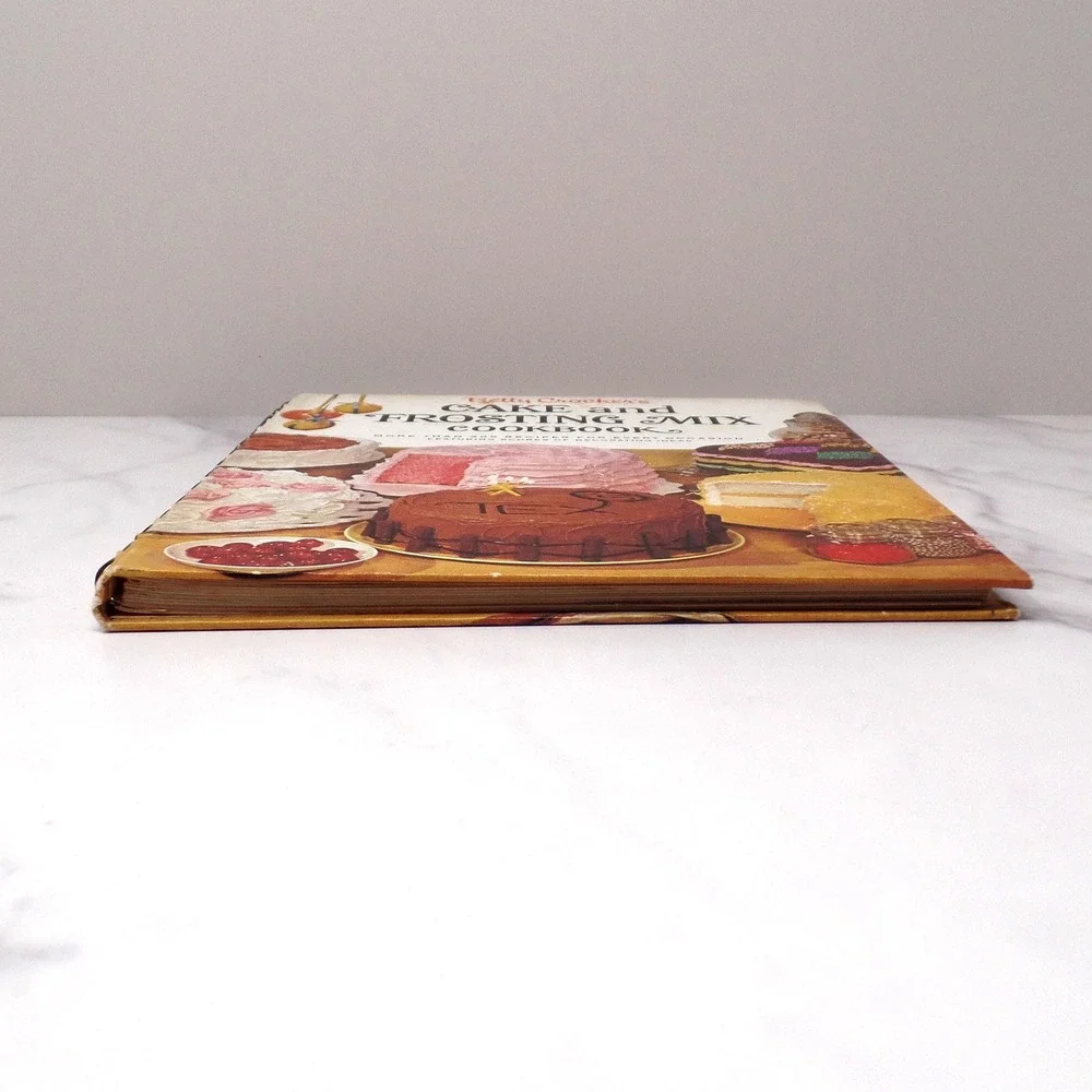 Vintage Betty Crocker's Cake and Frosting Mix Cookbook, 1st Ed - 1st Printing